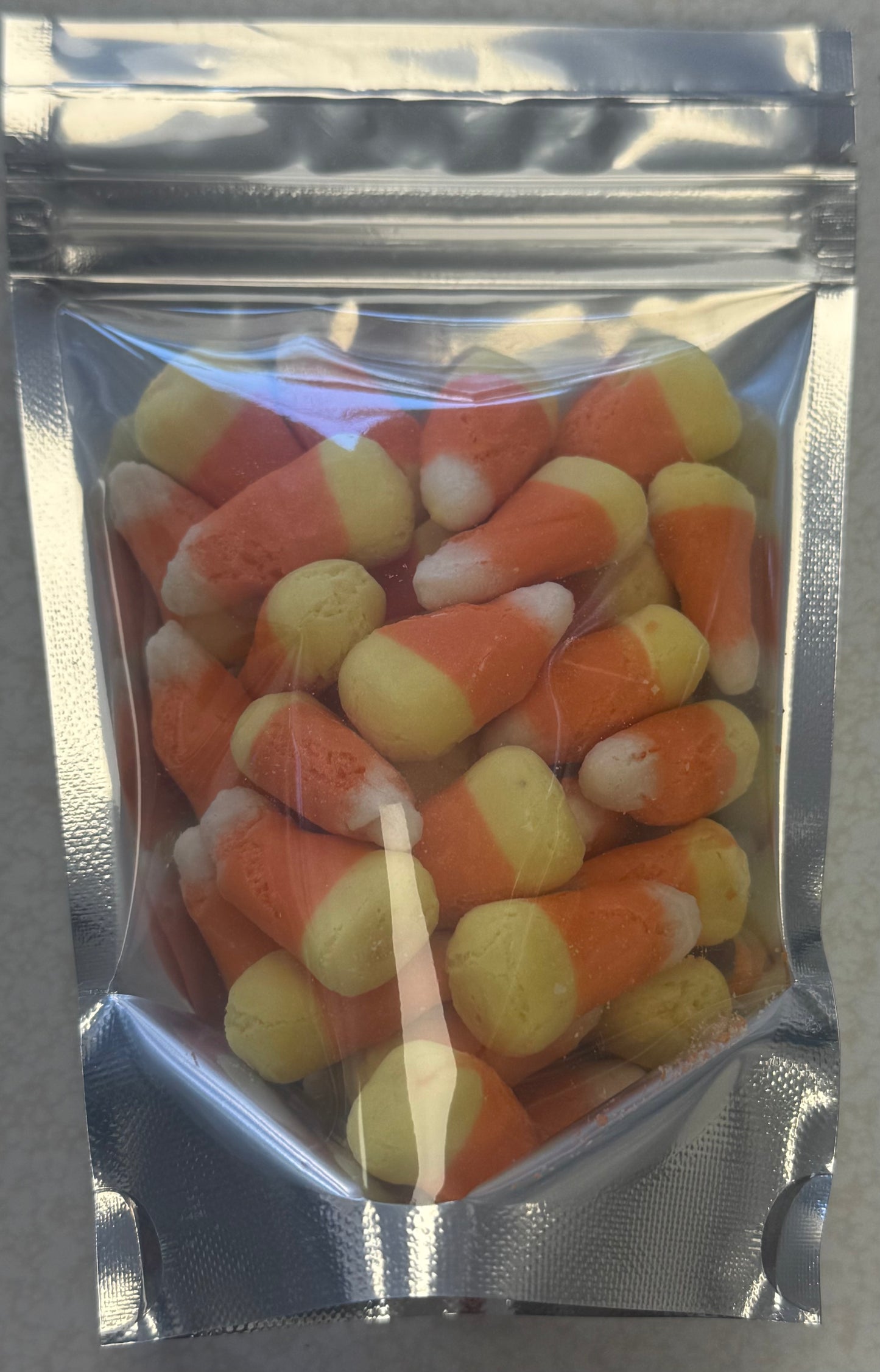 Freeze-dried candy corn